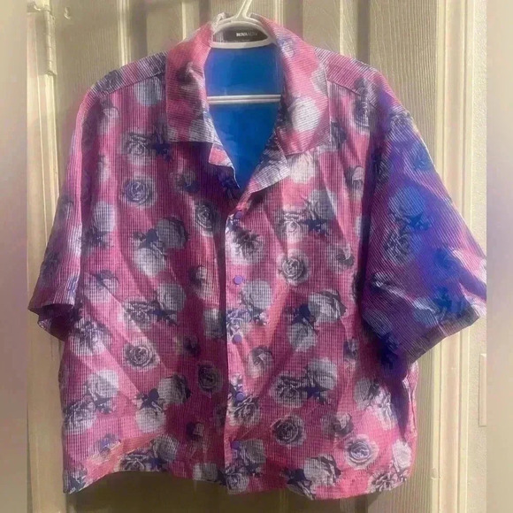 Nova Men Santa Rosa Textured Cropped button up shirt in pink & blue EUC size LG - Picture 1 of 7